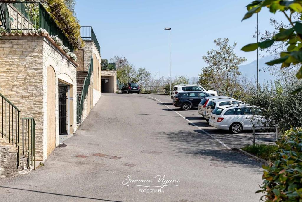 Apartament Il Giardino Di Laura Costa Volpino Zewnętrze zdjęcie